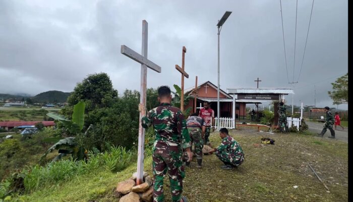 Satgas Swasembada Yonif 751/VJS Sambut Paskah dengan Hias Gereja di Sekitar Pos Kotis Oksibil: Sederhana, Namun Penuh Makna