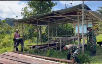 Pos Bori Membantu Masyarakat dalam rangka pembangunan Rumah Warga di Kampung Bori