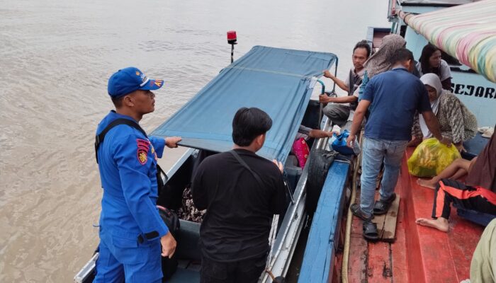 Ambulans Apung Polda Sumsel Selamatkan Nelayan Kritis di Banyuasin, Evakuasi Cepat Lewat Sungai Musi