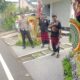 Bhabinkamtibmas  Desa Banjar Anyar Melaksanakan Pengamanan Upacara Pernikahan di Bapak Made Indra