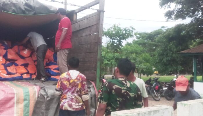 Wujud Kepedulian, Koramil 09/Snd Terima Ratusan Paket Bantuan BNPB untuk Warga Huntara