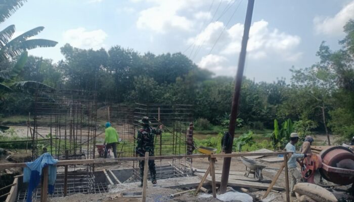 Pondasi Mulai Dicor, Jembatan Gantung Garuda di Desa Bolo Kian Nyata