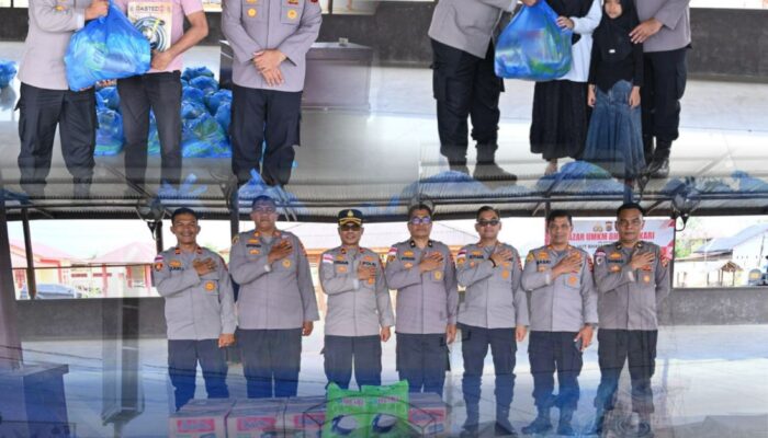 ‎Polres Pidie Salurkan Bantuan Logistik Kapolda Aceh untuk Korban Banjir