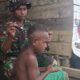Pos Denom Satgas Yonif 751/VJS Cukur Gratis Rambut Anak-Anak Perbatasan, Wujud Kepedulian TNI bagi Generasi Muda