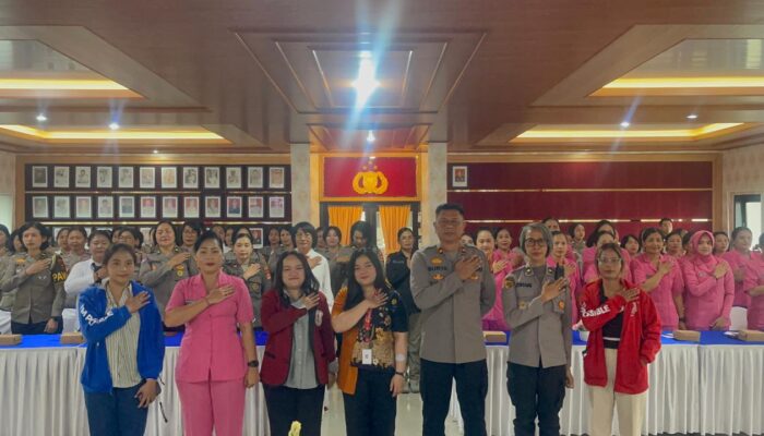 Semangat Hari Kartini, Polwan dan Bhayangkari Polres Tabanan Tingkatkan Kepercayaan Diri Lewat Pelatihan Public Speaking