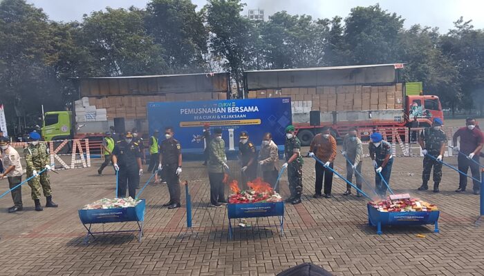 Bea Cukai Banten dan Kejari Lebak Musnahkan Jutaan Rokok Ilegal di ICE BSD Tangerang