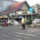Wujud Pelayanan Prima di Pagi Hari, Polsek Pupuan Laksanakan Pengaturan Arus Lalin dan Bantu Penyeberangan Warga