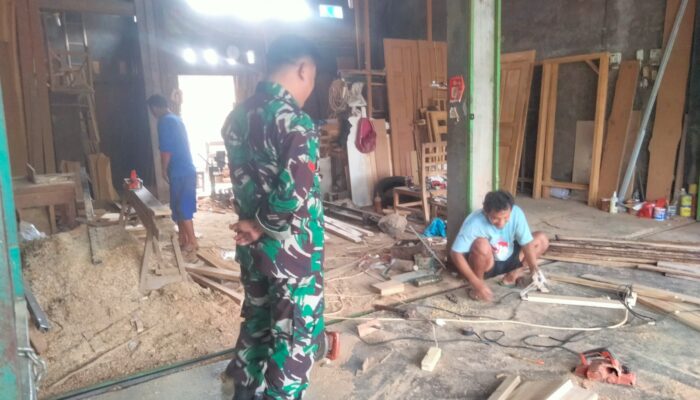 Babinsa Sambi Turun Langsung ke Warga, Pererat Silaturahmi dan Dukung Usaha Lokal di Babadan