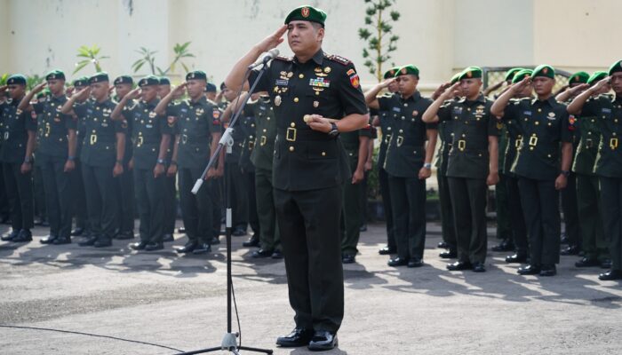 Ziarah Rombongan HUT Ke – 60 Korem 074/Warastratama, Di Pusatkan Di Taman Makam Pahlawan (TMP) Kusuma Bhakti Surakarta