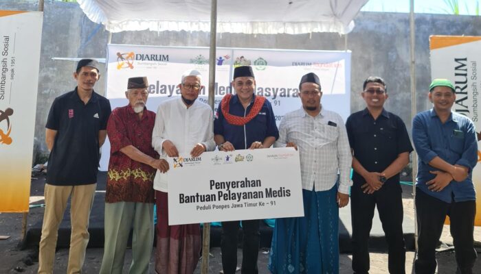 ANTUSIAS ! 537 WARGA PETAHUNAN IKUTI BAKSOS DJARUM FOUNDATION DAN YBSI KE 91 DI PONPES DARUN NAJAH LUMAJANG