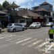 Strong Point Siang Hari, Polsek Pupuan Pastikan Arus Lalin Tetap Lancar dan Aktivitas Masyarakat Berjalan Aman