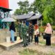 Bawa Ember ,Warga Berduyun-duyun Antri Panjang Mengambil Air Sumur 