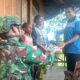 Pos Serambakon Yonif 751/VJS Bagikan Alat Tulis kepada Anak-Anak Kampung Mersibil