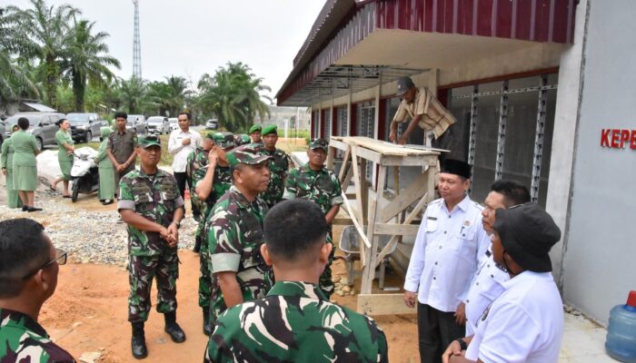 Danrem 031/WB Tinjau Pembangunan KDKMP di Rohil, Tekankan Penyelesaian Tepat Waktu Sesuai Rencana