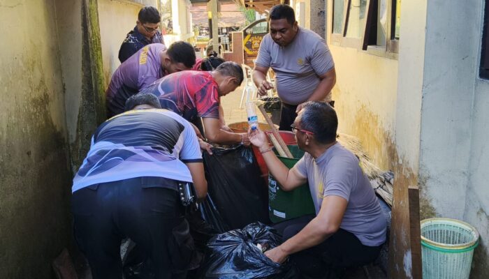 Polsek Seltim Pilah Sampah Dukung SK Bupati Tabanan