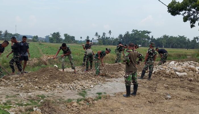 Debu Mengepul, Satgas TMMD Langkat Kejar Jalan Penghubung Tiga Dusun