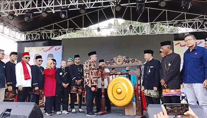 Benyamin Davnie Resmi Buka Gebyar Tradisi Betawi di Tangerang Selatan