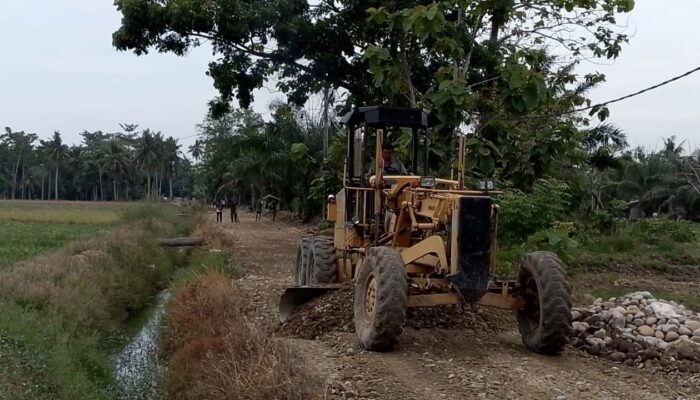 Jalan TMMD di Pasar Rawa Masuki Tahap Akhir, Warga Nantikan Akses Lebih Mudah