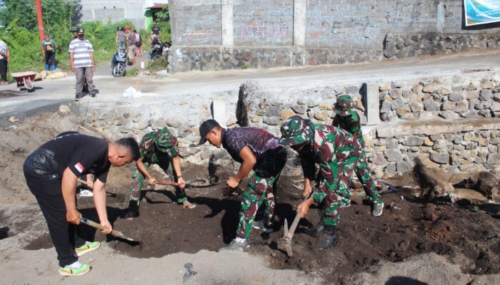 Karya Bakti Pembersihan Lokasi Pembangunan Jembatan Garuda, Wujud Sinergi TNI dan Masyarakat di Girian Indah