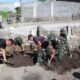 Karya Bakti Pembersihan Lokasi Pembangunan Jembatan Garuda, Wujud Sinergi TNI dan Masyarakat di Girian Indah