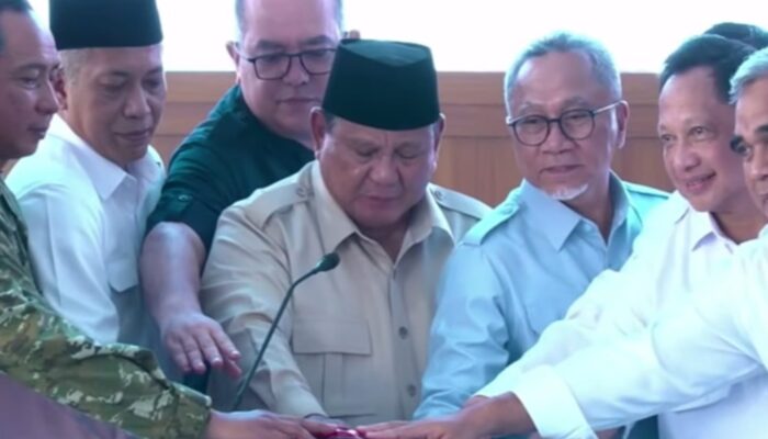 Mendagri Tito Dampingi Presiden Prabowo Resmikan Operasionalisasi 1.061 KDKMP