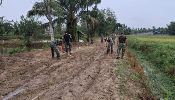 Jalan Penghubung Tiga Dusun di Pasar Rawa Hampir Rampung