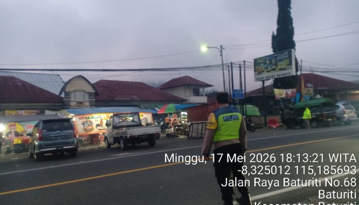 Strong Point Sore Polsek Baturiti Antisipasi Kemacetan di Simpang Pasar Baturiti