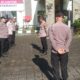 Personel Polsek Baturiti Laksanakan Apel Pagi Rutin di Halaman Mapolsek