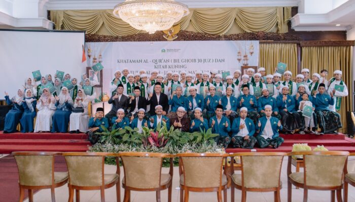 Dr. KH. AM. Mustain Nasoha : Pesantren Raudlatul Muhibbin Al-Mustainiyyah berharap santri bisa mengajar Kitab Kuning dengan Bahasa Prancis