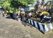 Jaga Kebugaran dan Sambut HUT Bhayangkara, Personel Polsek Selemadeg Gelar Olahraga Pagi & Kurve Mako