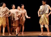 LAKON LYSISTRATA DUA BABAK