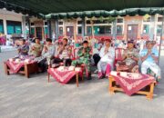 Bhabinkamtibmas Desa Dajan Peken Hadiri Pelepasan dan Kenaikan Kelas Siswa SDN 8 Dajan Peken