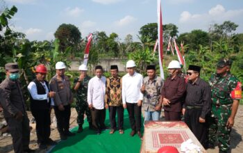Akselerasi Pembangunan, Dandim 0808/Blitar Bersama Forkopimda Letakkan Batu Pertama Jembatan Garuda Sungai Ratu