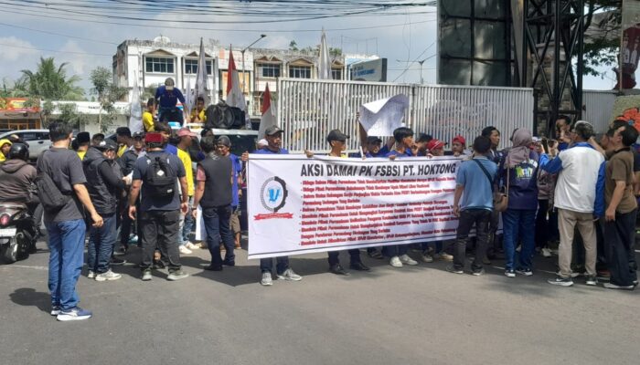 Tuntut Hentikan PHK Sepihak dan Bayar Upah Lembur, Buruh PT Hok Tong Datangi DPRD Kota Palembang