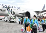 Syukur Iringi Kepulangan 444 Jemaah Kloter 11, Total 4.868 Jemaah Haji Telah Tiba di Debarkasi Palembang