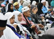 Tiba di Tanah Air, Kakanwil Kemenhaj Sumsel Sambut Hangat Kedatangan Jemaah Haji Kloter 14