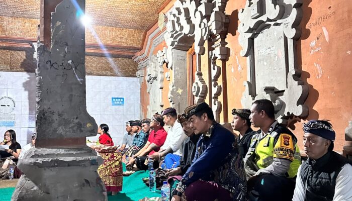 Bhabinkamtibmas Desa Antapan Amankan Perayaan HUT ke-44 STT Satya Mukti, Wujudkan Suasana Aman dan Penuh Kebersamaan