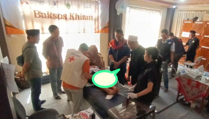 ANTUSIAS ! BAKSOS KHITAN MASSAL DI PONPES NURUL IMAN BANAT GARUM BLITAR DF DAN YBSI 