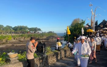 Atensi Peningkatan Kunjungan Wisata, Personil Polsubsektor Tanah Lot Melaksanakan Patroli Dan Penjagaan di DTW Tanah Lot