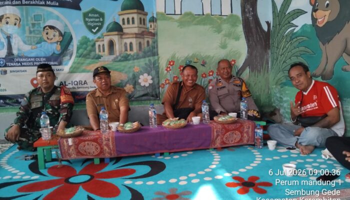 Wujud Sinergitas, TNI-Polri Sembung Gede Atensi Bakti Sosial Sunatan Massal