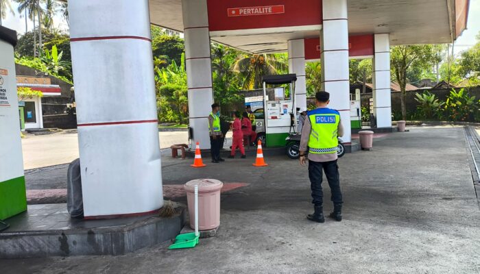 Antisipasi Gangguan Kamtibmas, Anggota Polsek Selemadeg barat Melaksanakan Patroli Siang