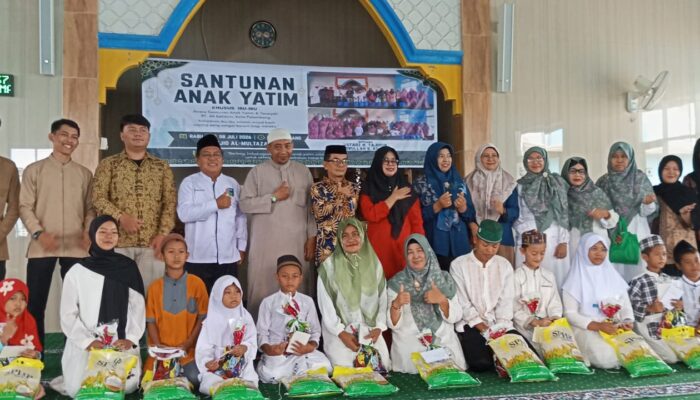 Majelis Taklim Masjid Al Multazam Kalidoni, Berikan Santunan Kepada Anak Yatim Dan Dhuafa