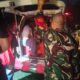 Gerak Cepat Babinsa Koramil 418-05/Lemabang Bantu Evakuasi Korban Tenggelam di Aliran Sungai Kawasan Lapangan Golf