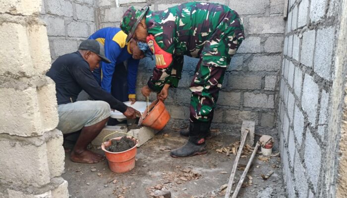 Wujukan Sanitas Sehat, Pelda Slamet Puji Bantu Pembangunan MCK Warga Tulungrejo