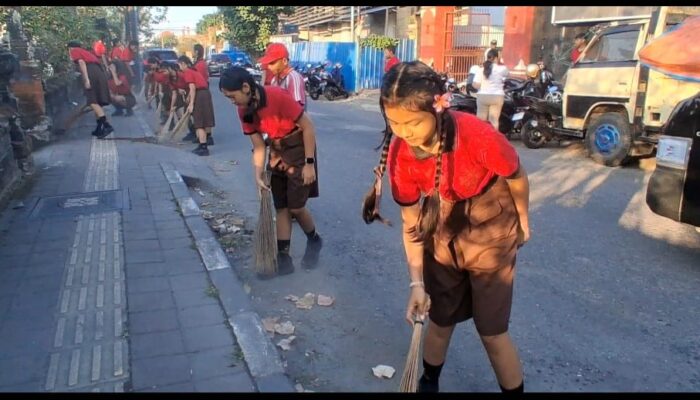 Sinergi Jaga Kebersihan, Kapolsek dan Camat Tabanan Pimpin Aksi Bersih Sampah Bersama DLH