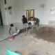 Pemasangan Keramik dan Pelamir Dinding Warnai Progres Rehab Mushola Baitul Makfurin