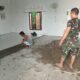 Satgas TMMD Ke-129 Kodim 0418/Palembang Kebut Rehab Mushola Baitul Makfurin Menuju Tahap Akhir