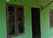 Gotong Royong Satgas TMMD dan Warga Percepat Finishing Rumah Ibu Suwarni