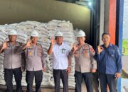 Kapolsek Kediri Turun Langsung Pendamping Pendistribusian / Penjualan Beras SPHP
