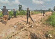 Satgas TMMD Kodim 0418/Palembang Kebut Pembangunan Jalan 750 Meter, Cerucuk Gelam Mulai Dipasang